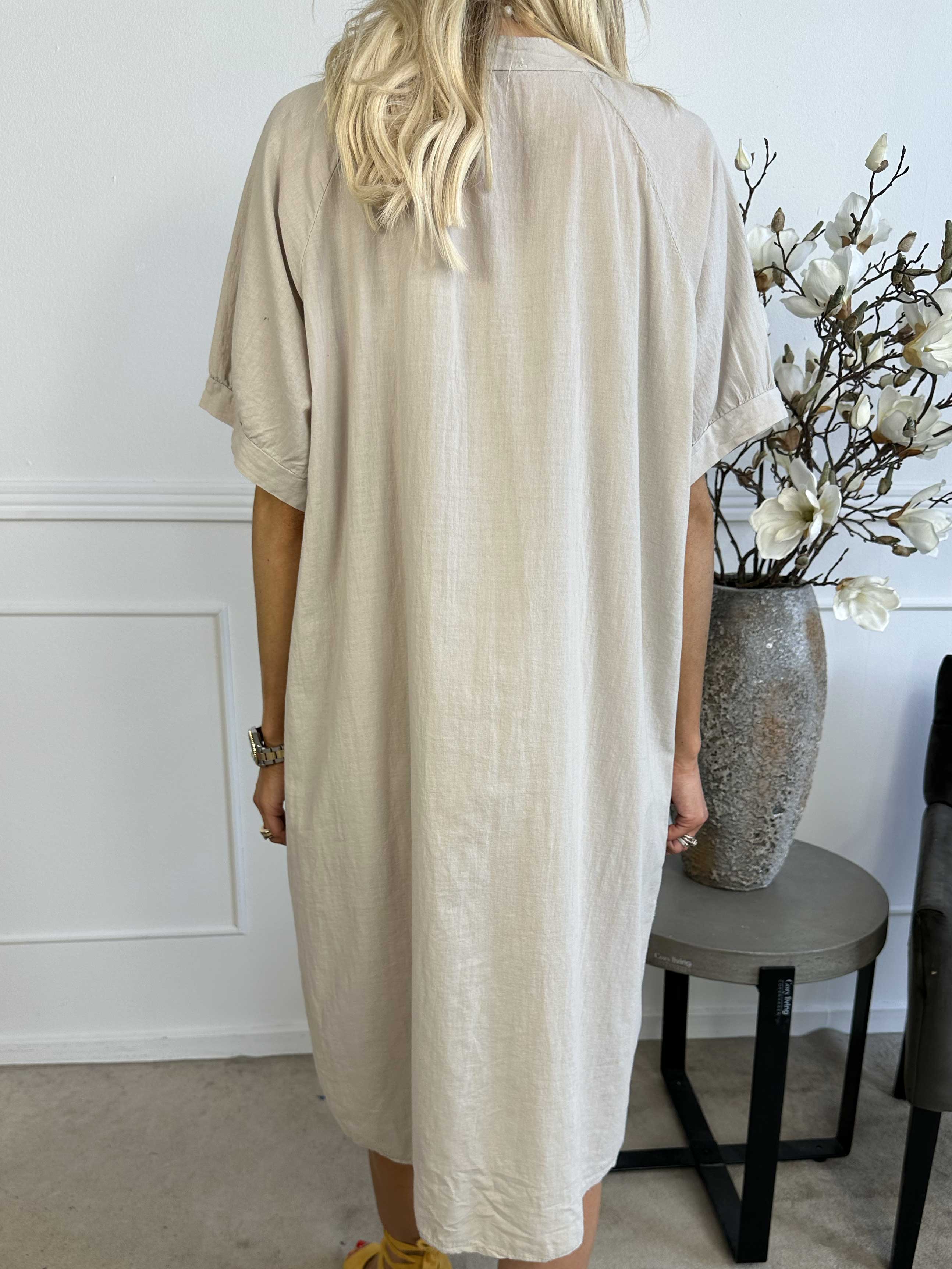 Nannali - Fin kjole i bomuld med stjerner